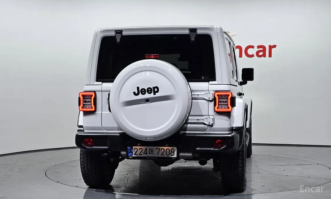 Фото 4 - Jeep Wrangler