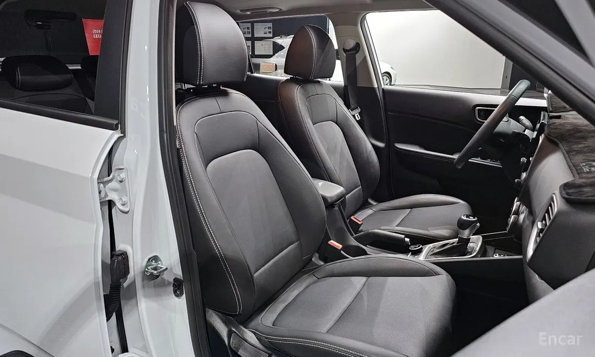 Фото 10 - Hyundai Venue