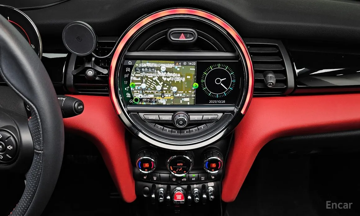 Фото 15 - Mini Cooper Convertible