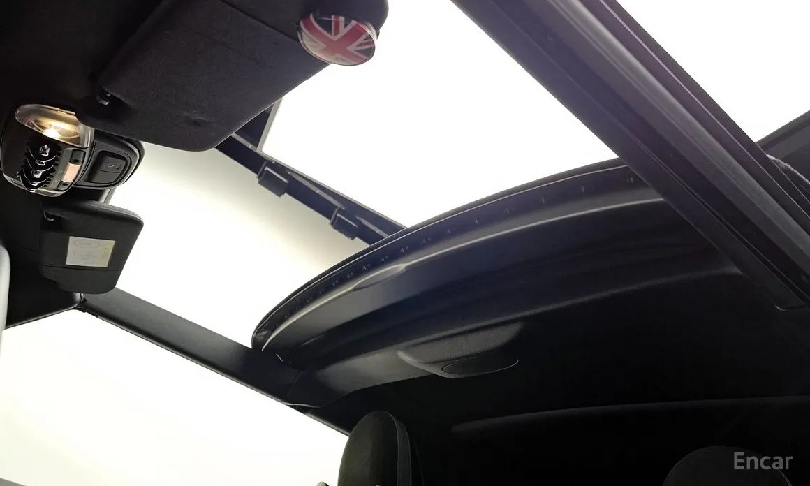 Фото 20 - Mini Cooper Convertible