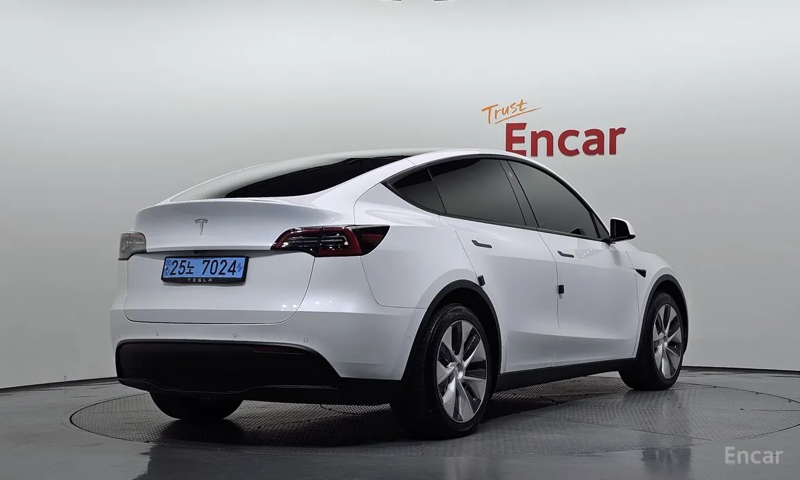 Фото 2 - Tesla Model Y