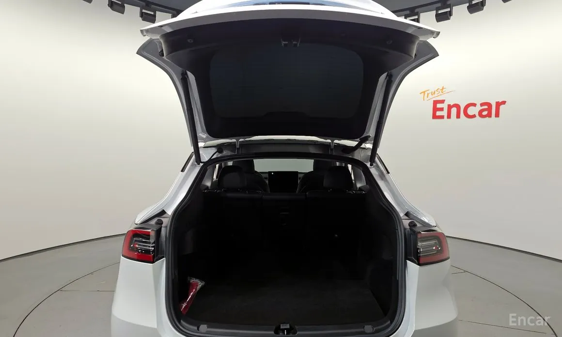 Фото 20 - Tesla Model Y