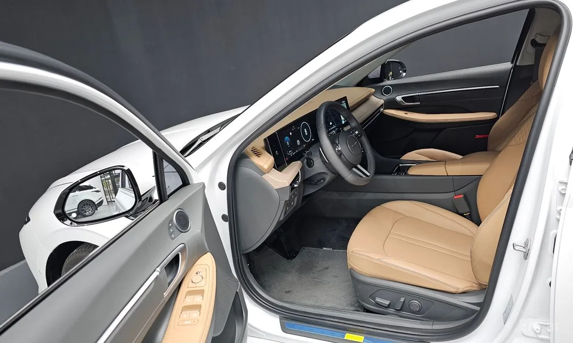 Фото 10 - Hyundai Sonata