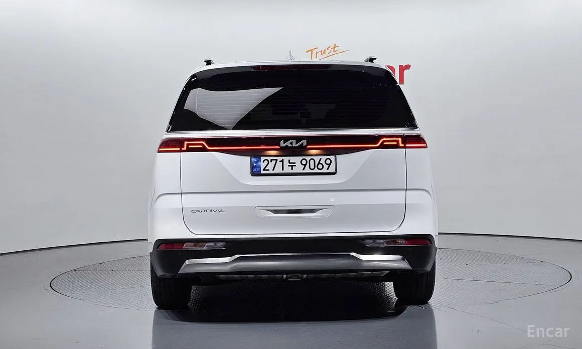 Фото 4 - Kia Carnival