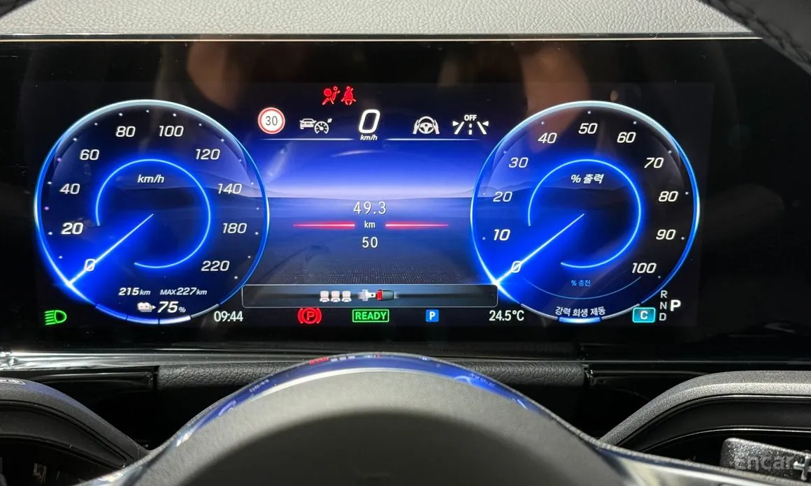 Фото 10 - Mercedes-Benz EQA