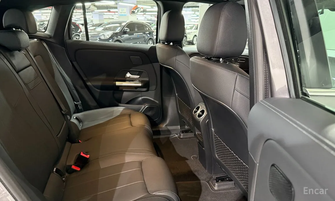 Фото 8 - Mercedes-Benz EQA