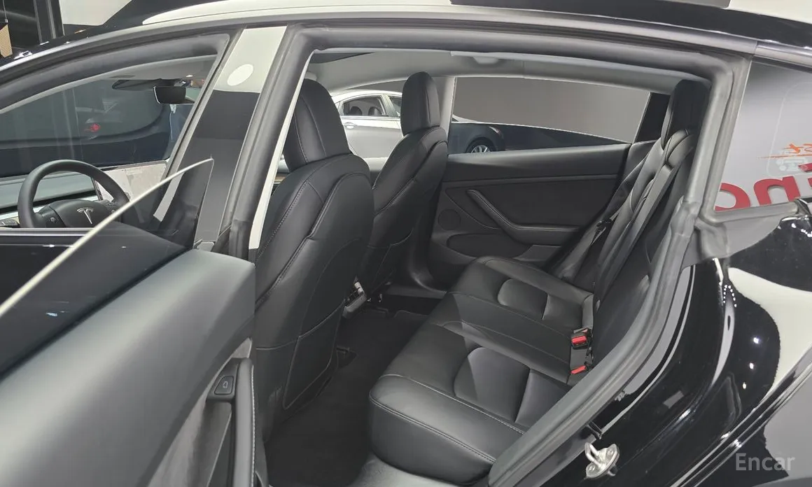 Photo 13 - Tesla Model 3