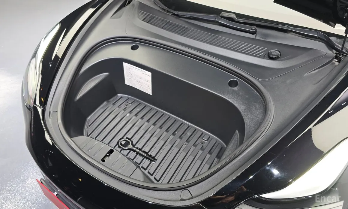 Photo 6 - Tesla Model 3