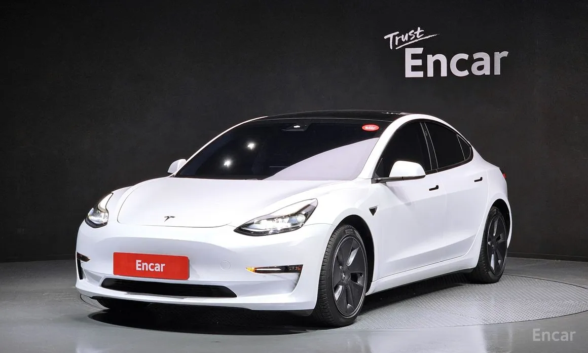 Фото 1 - Tesla Model 3