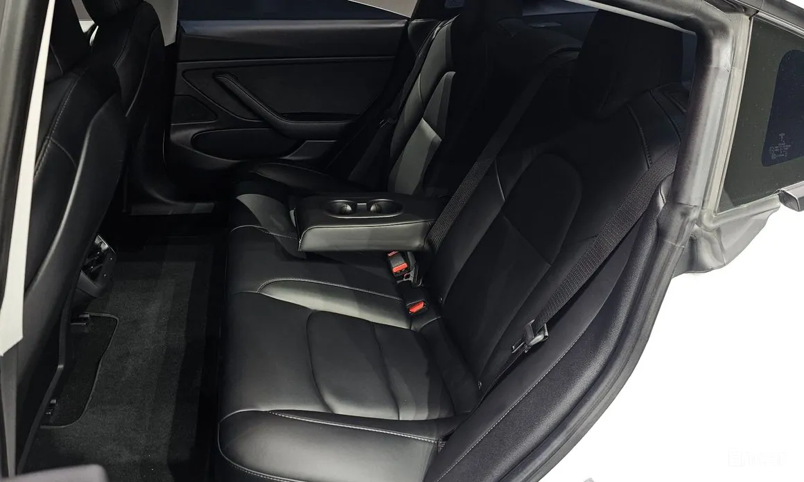 Фото 10 - Tesla Model 3