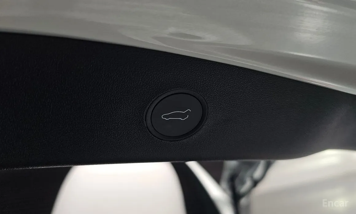 Фото 20 - Tesla Model 3