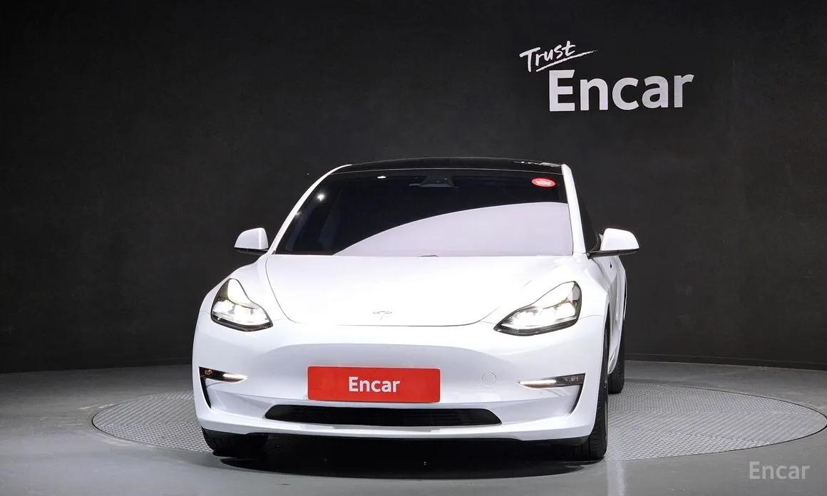 Фото 3 - Tesla Model 3