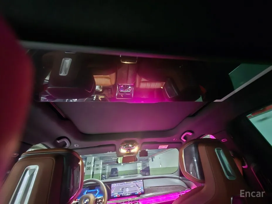 Фото 16 - BMW i7