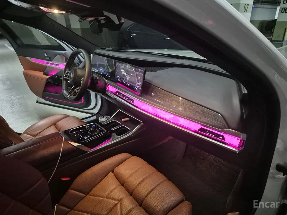 Фото 20 - BMW i7