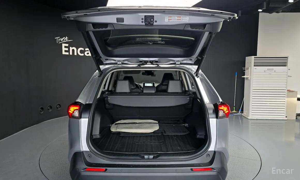 Фото 20 - Toyota RAV4