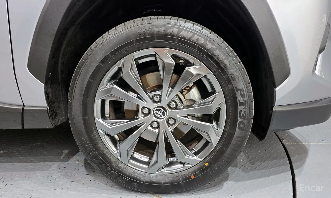 Фото 5 - Toyota RAV4