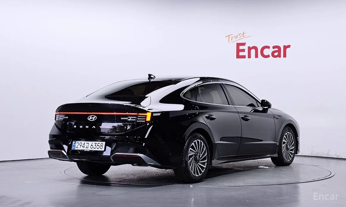 Фото 2 - Hyundai Sonata