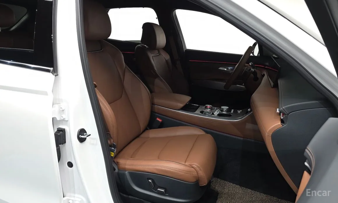 Фото 10 - Genesis GV70