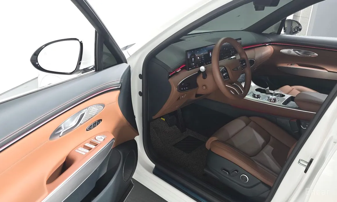 Фото 11 - Genesis GV70