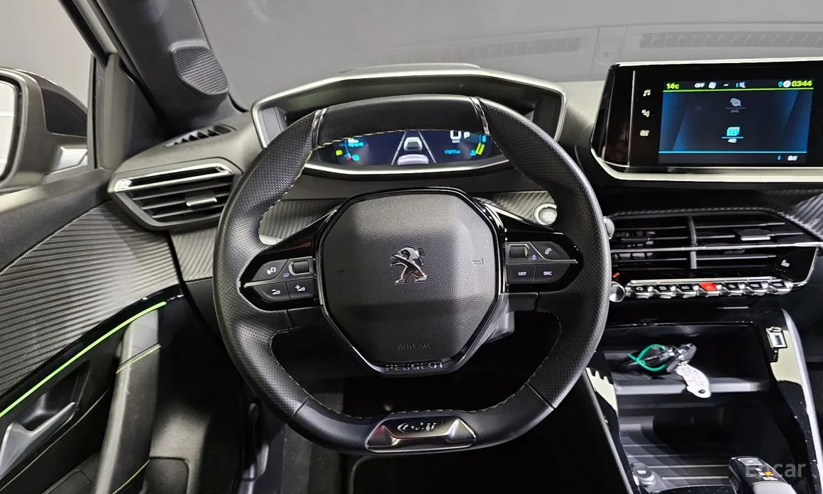 Фото 13 - Peugeot 208