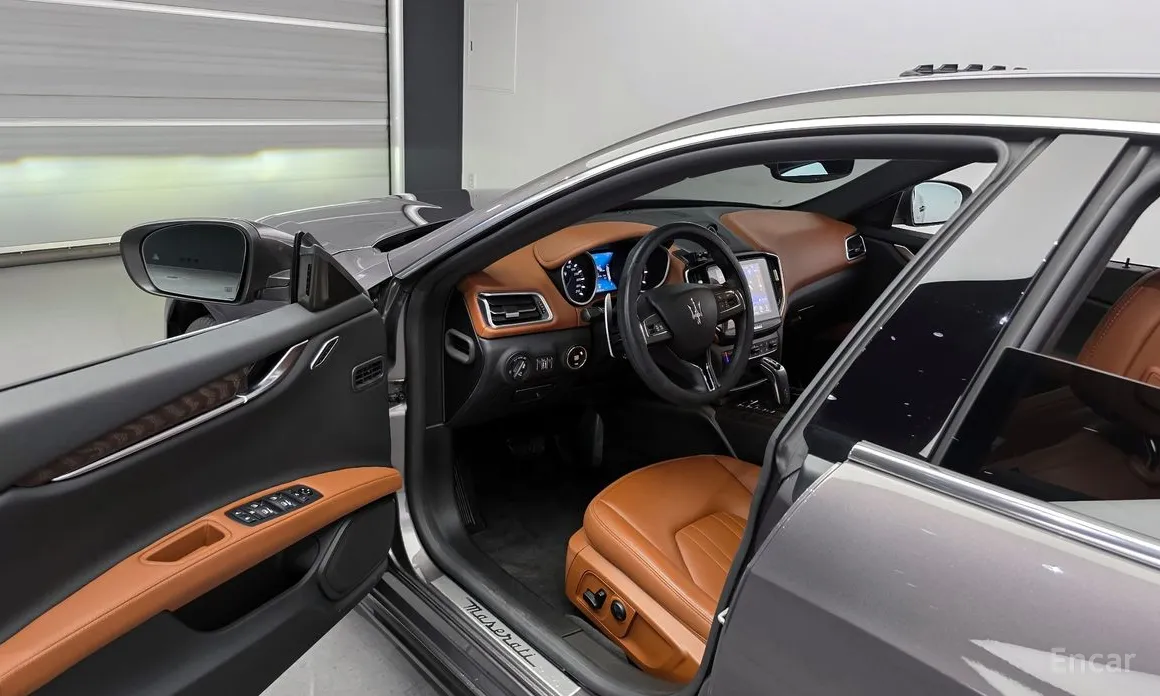 Фото 10 - Maserati Ghibli