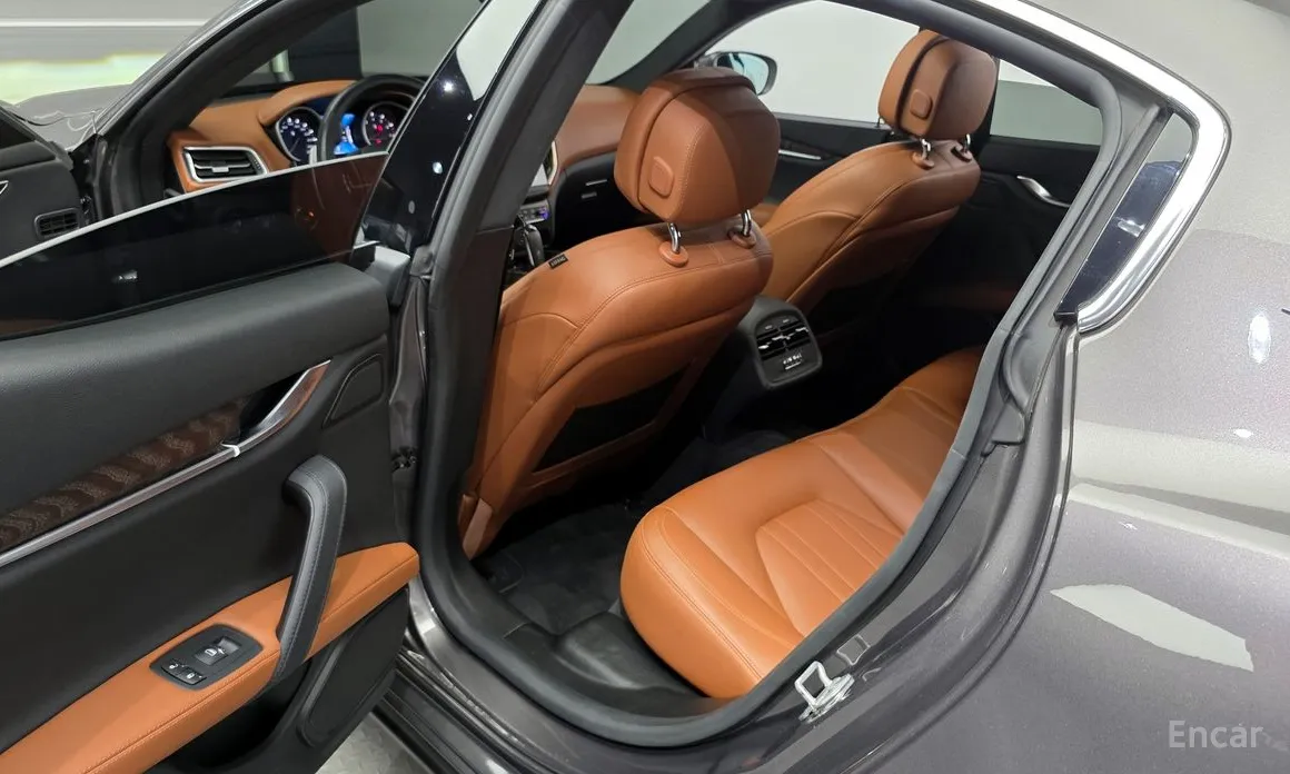 Фото 11 - Maserati Ghibli