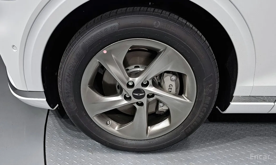 Фото 5 - Genesis GV70