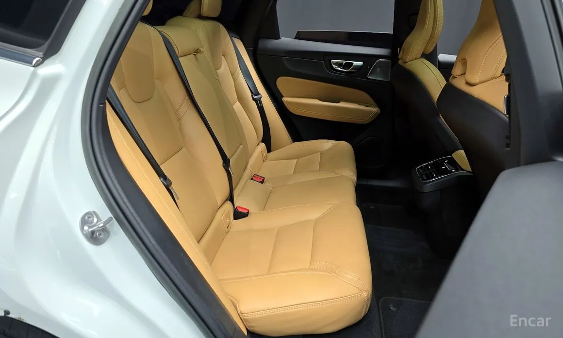 Фото 12 - Volvo XC60