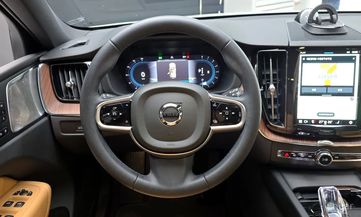 Фото 13 - Volvo XC60