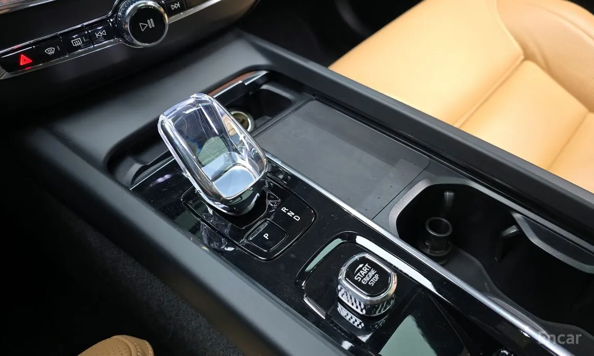 Фото 9 - Volvo XC60