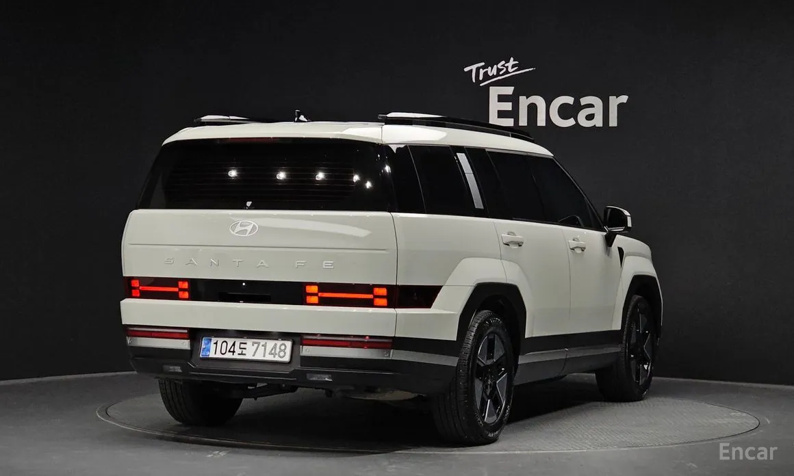 Фото 2 - Hyundai Santa Fe