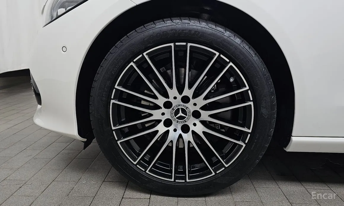 Фото 5 - Mercedes-Benz C-Class