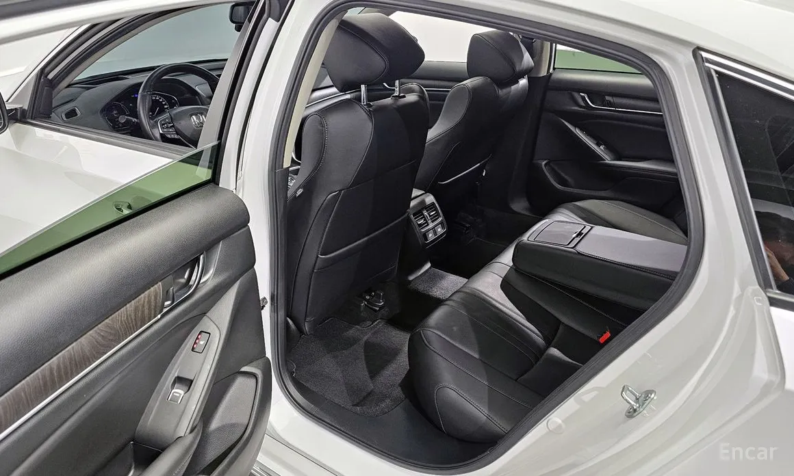 Фото 11 - Honda Accord