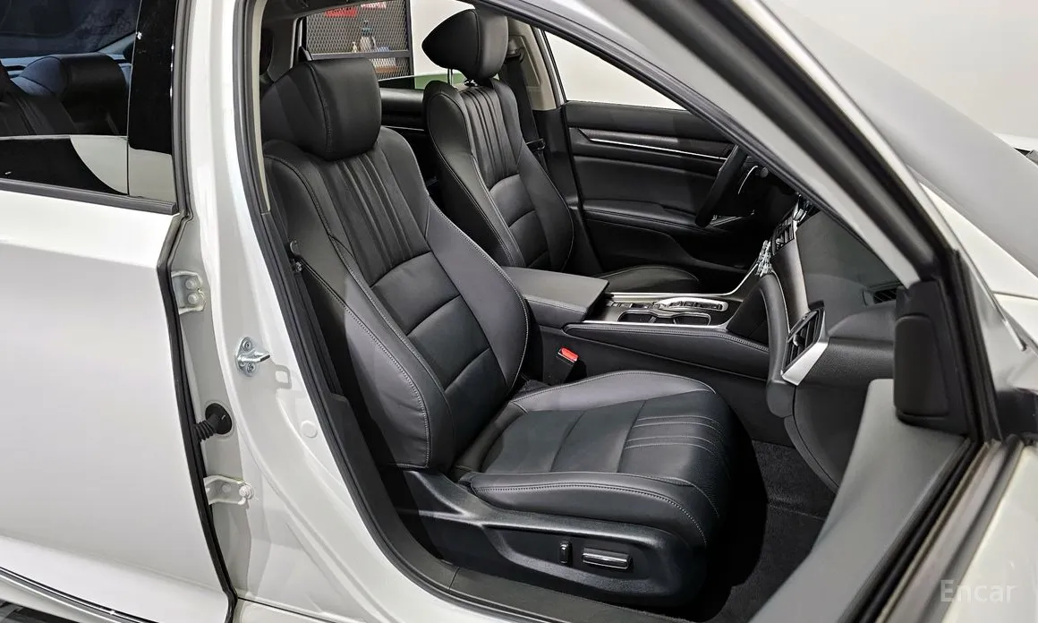 Фото 12 - Honda Accord