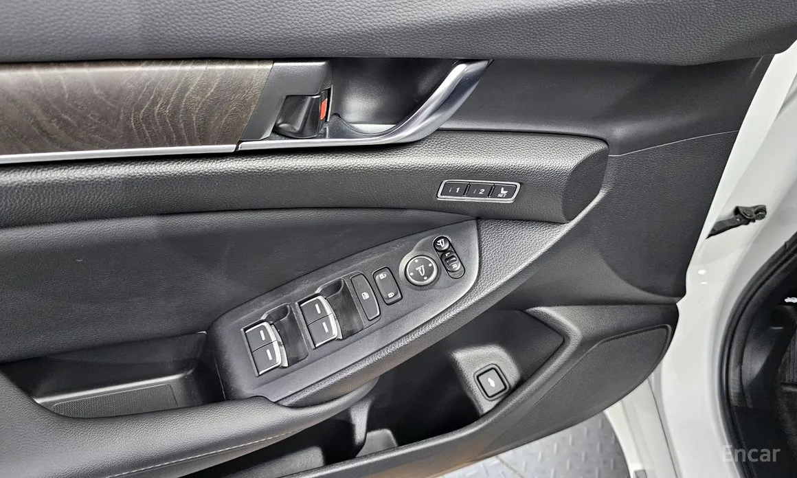 Фото 14 - Honda Accord