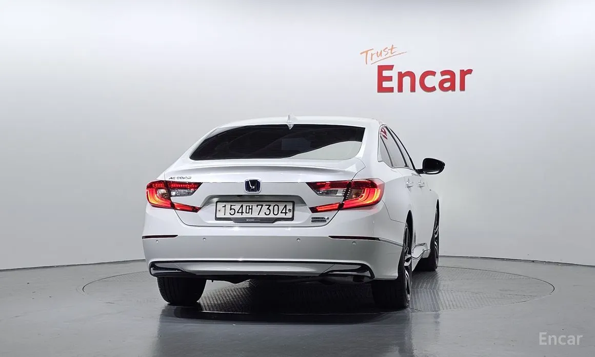 Фото 4 - Honda Accord