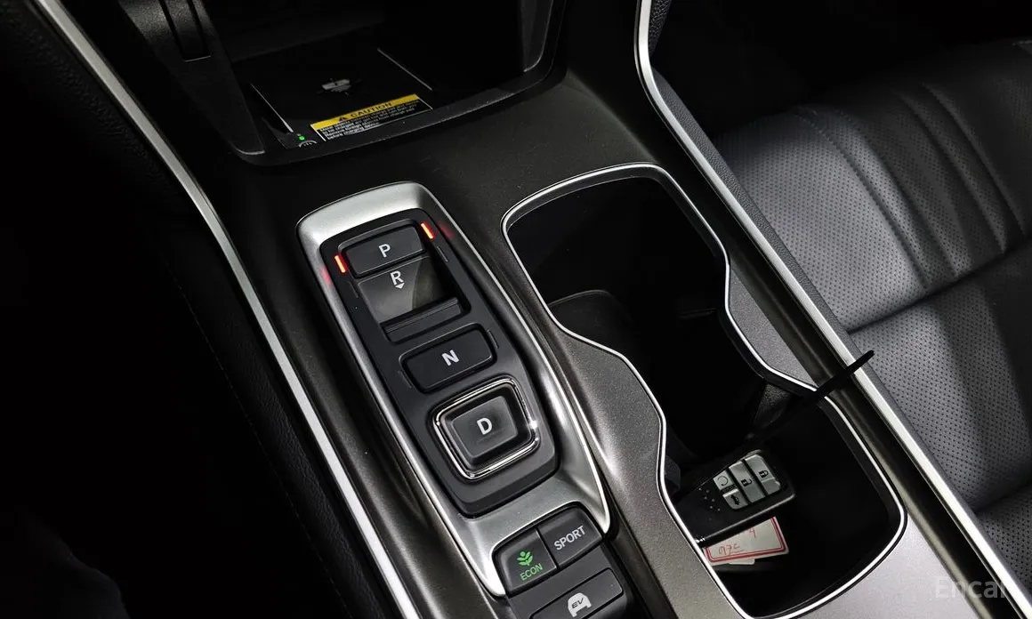 Фото 9 - Honda Accord