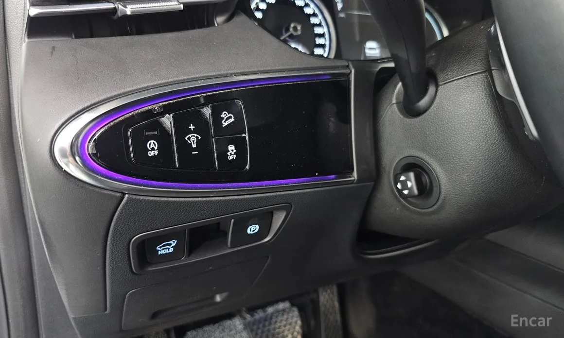 Photo 13 - Genesis GV70