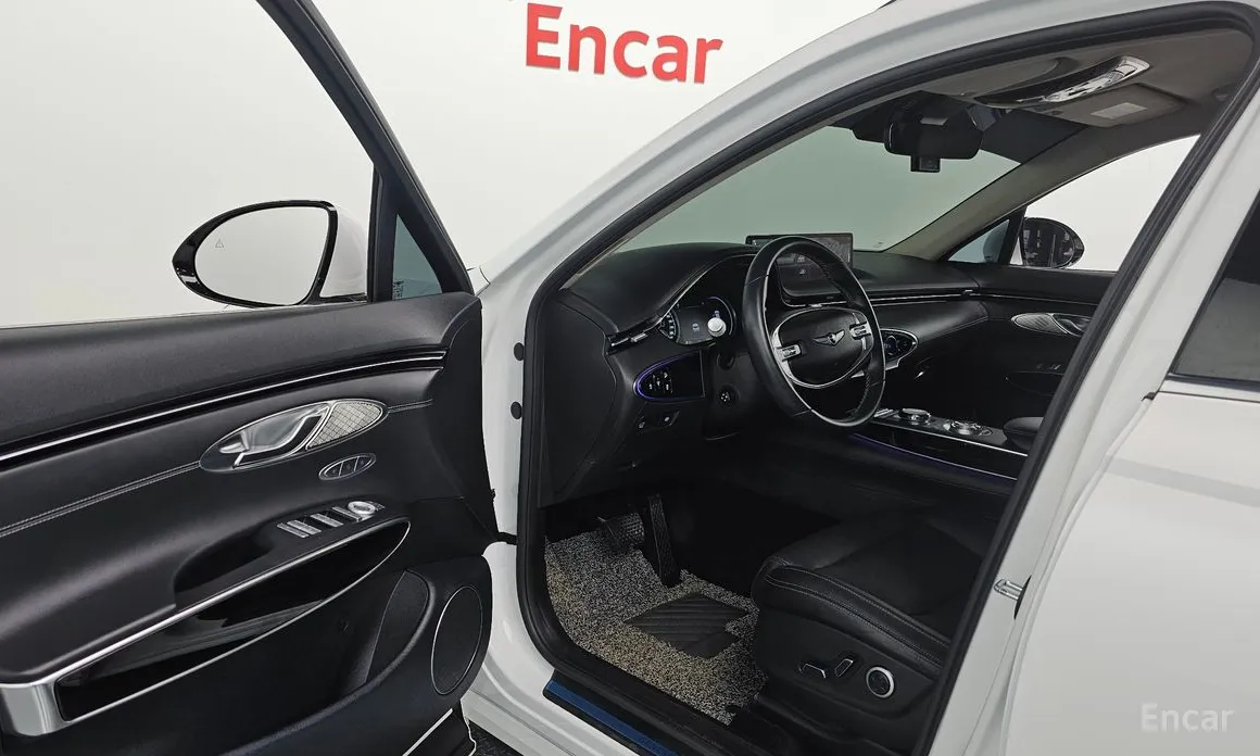 Photo 17 - Genesis GV70