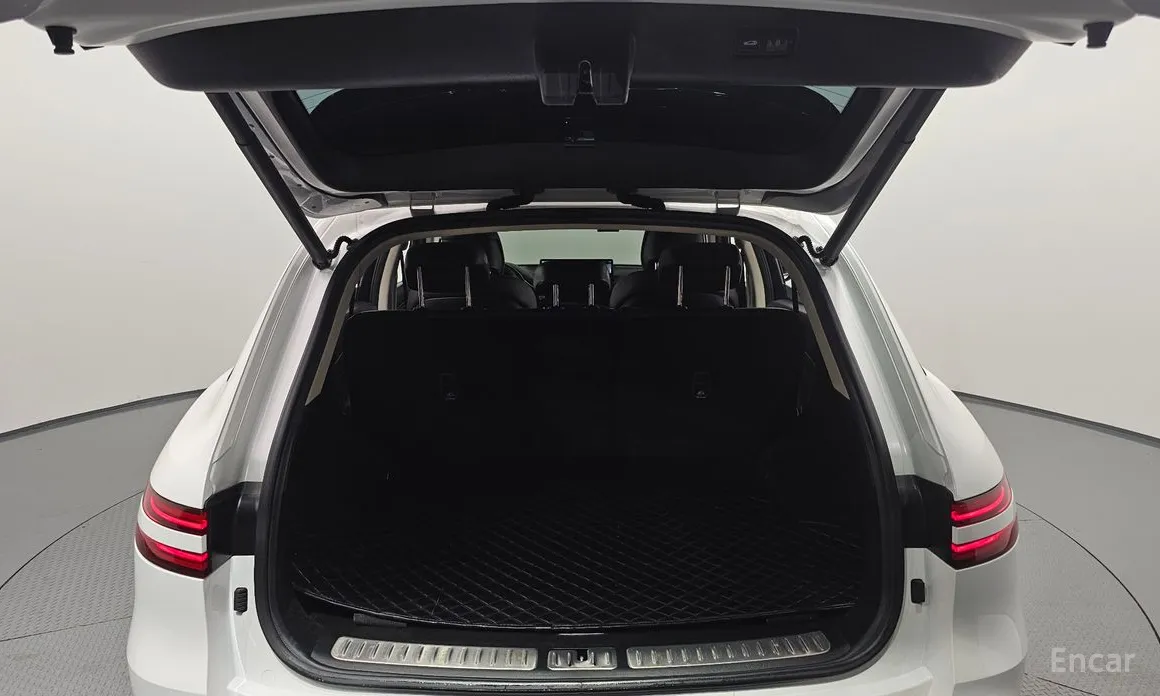 Photo 20 - Genesis GV70