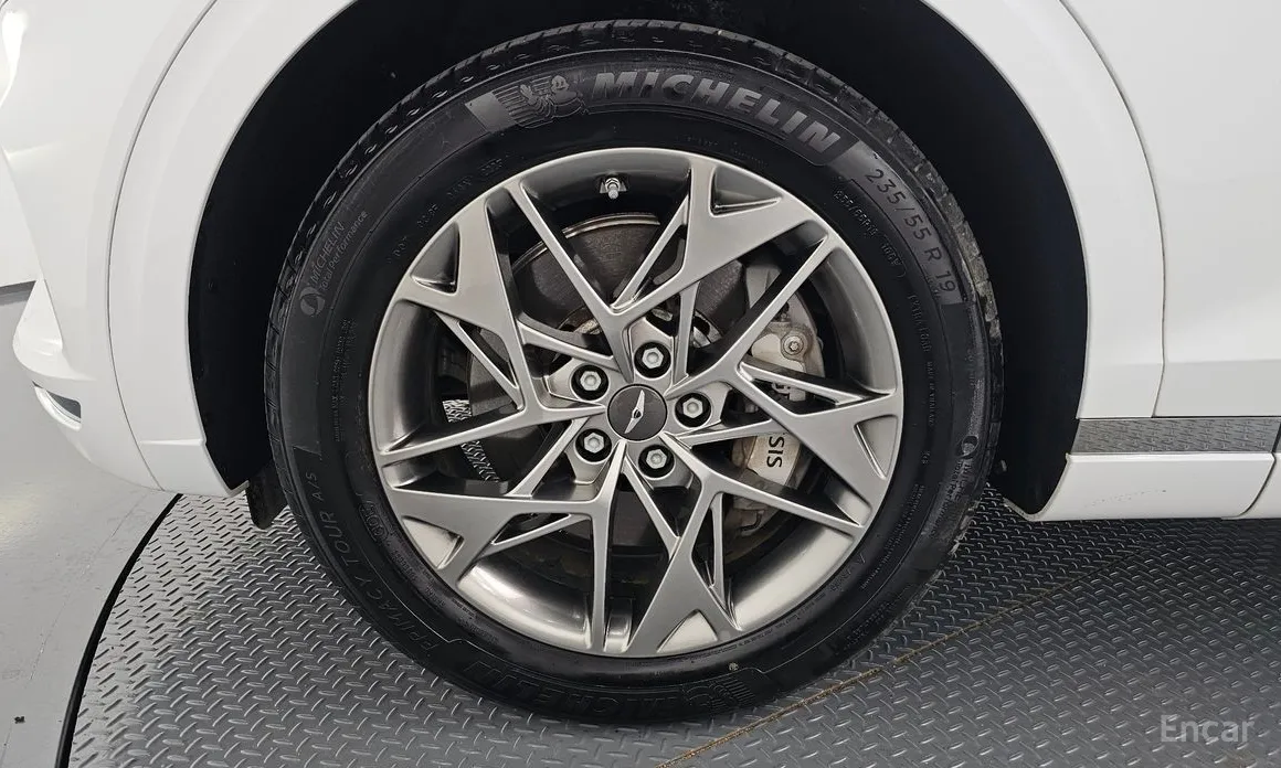 Photo 5 - Genesis GV70