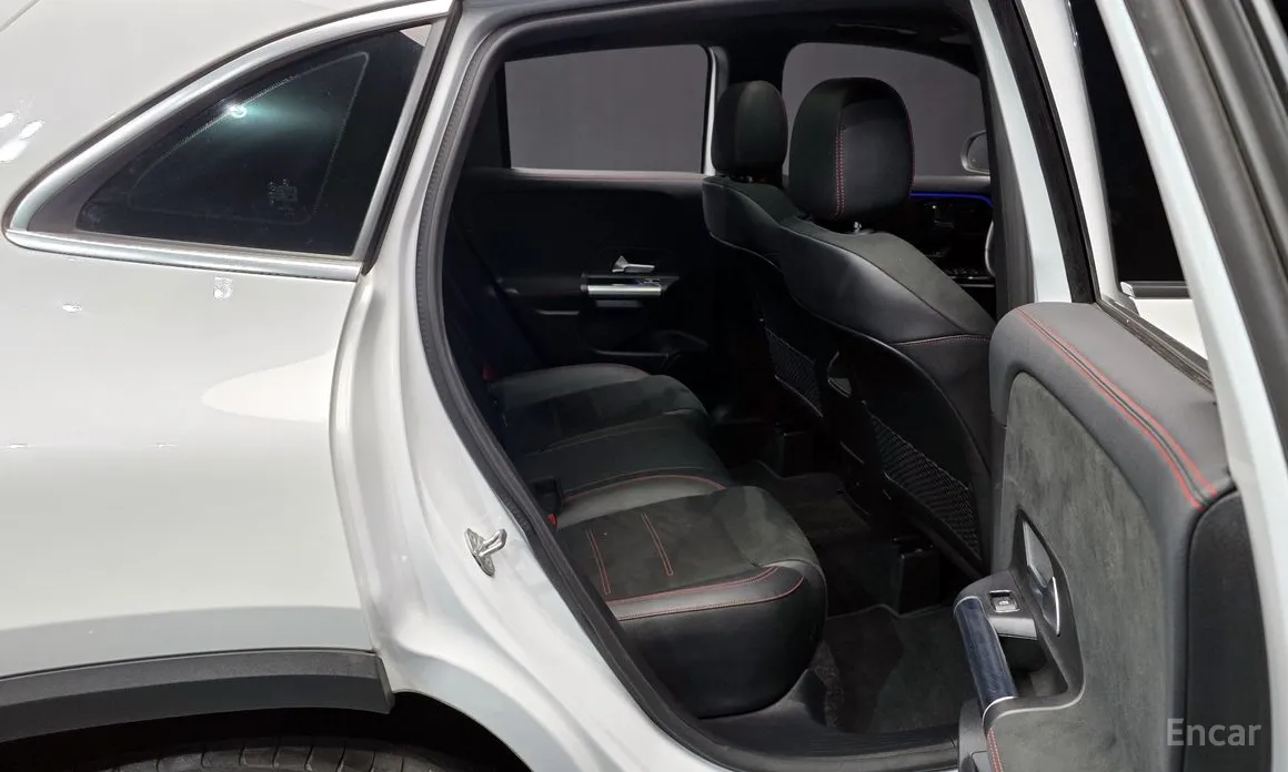 Фото 12 - Mercedes-Benz GLA-Class