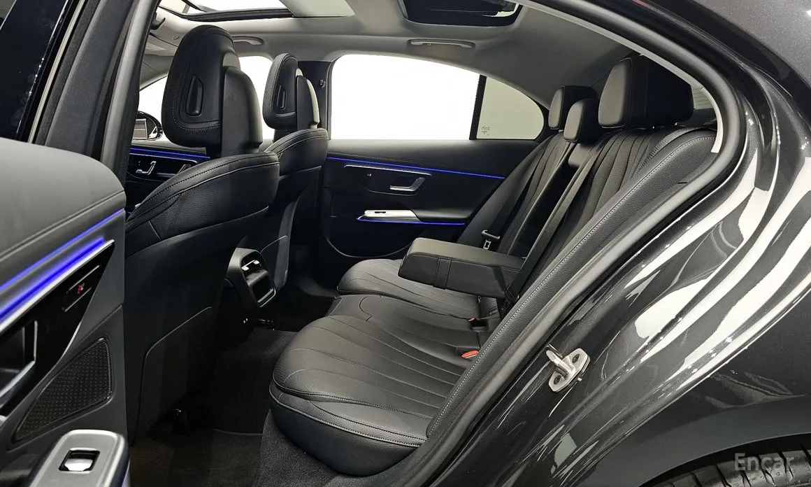 Фото 12 - Mercedes-Benz E-Class