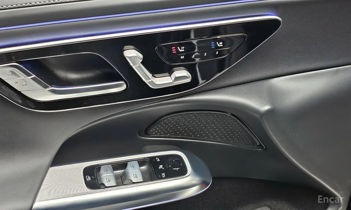 Фото 17 - Mercedes-Benz E-Class