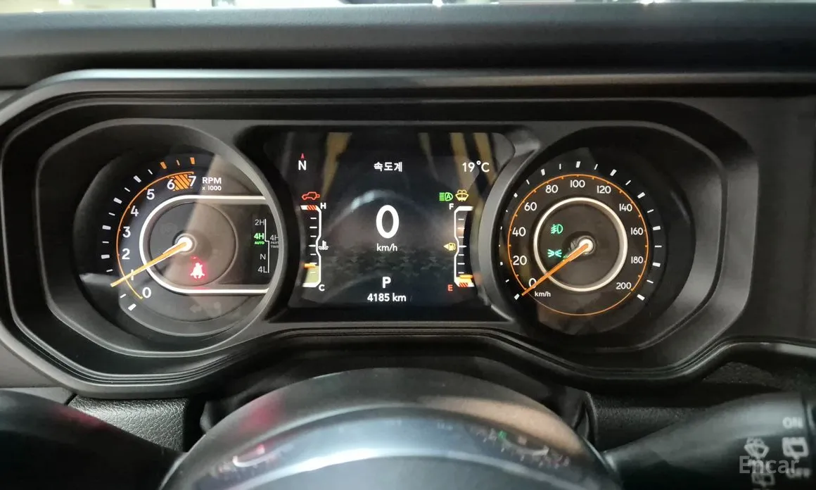 Фото 18 - Jeep Wrangler