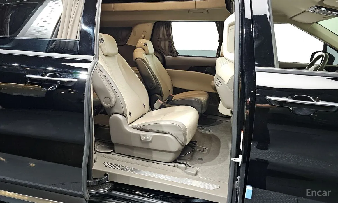 Фото 18 - Kia Carnival