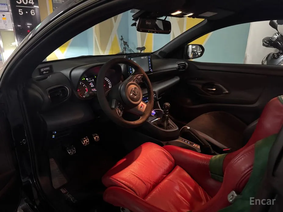 Фото 7 - Toyota Yaris