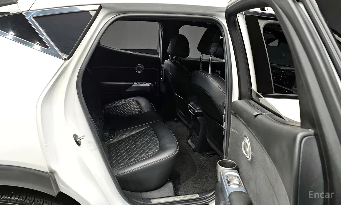 Фото 12 - Genesis GV60