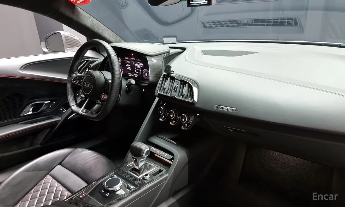 Фото 12 - Audi R8