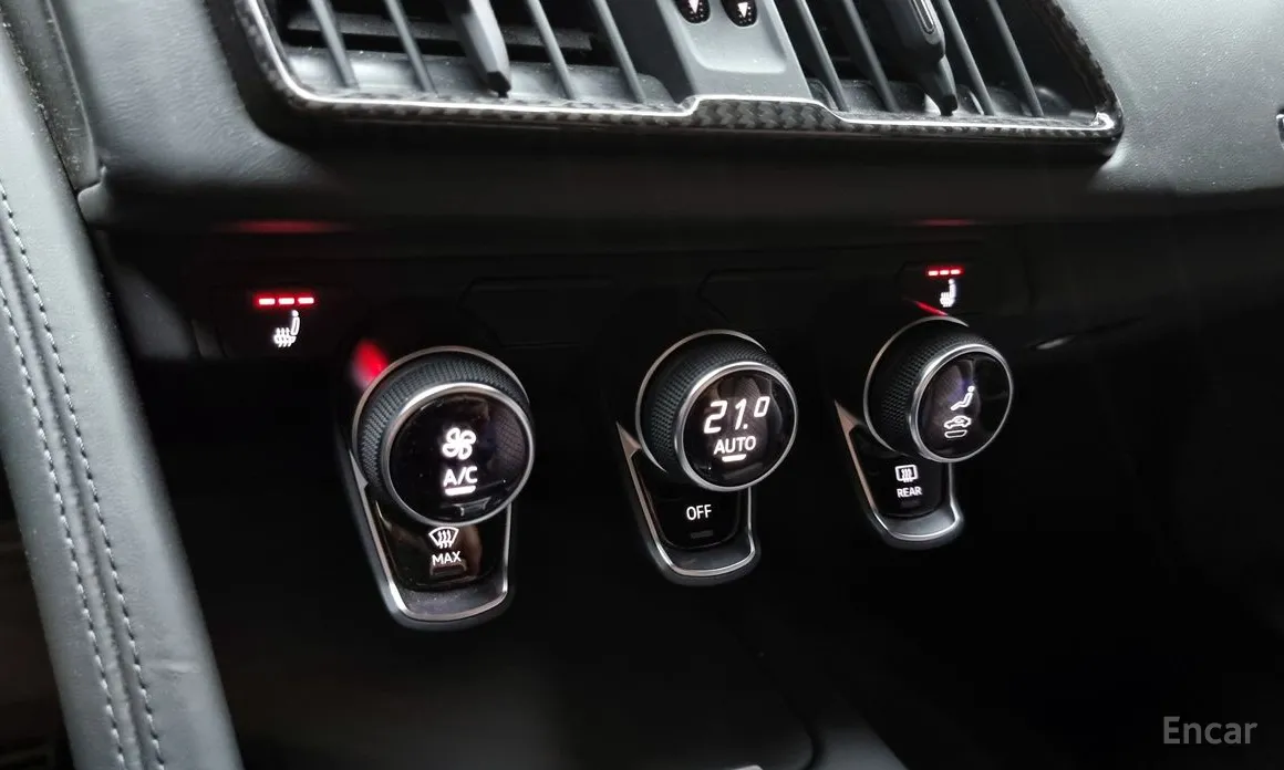 Фото 16 - Audi R8